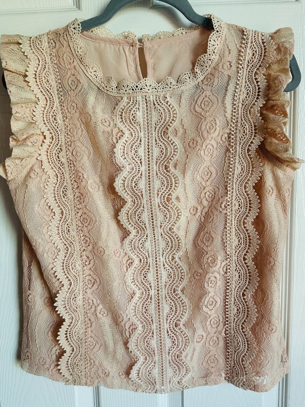 Boutique Lace Knit Ruffle Sleeve Blouse Size Small Blush Pink Eyelet Boho